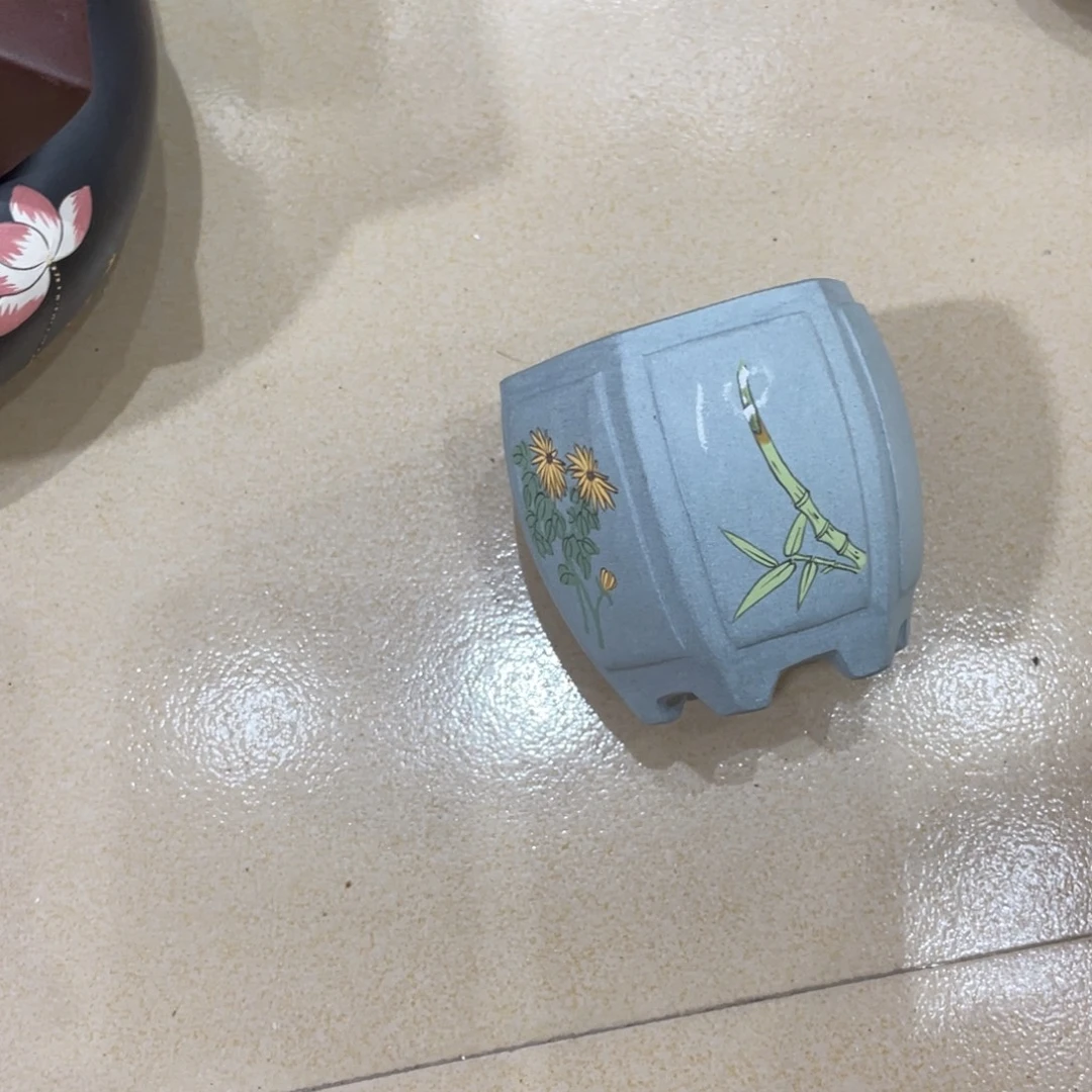 紫砂花盆我们都在