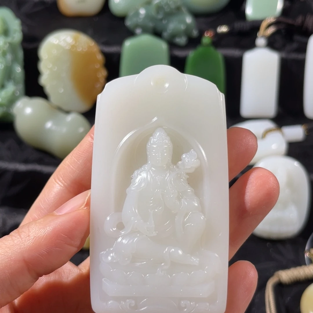 沉***默和田玉未镶嵌挂件