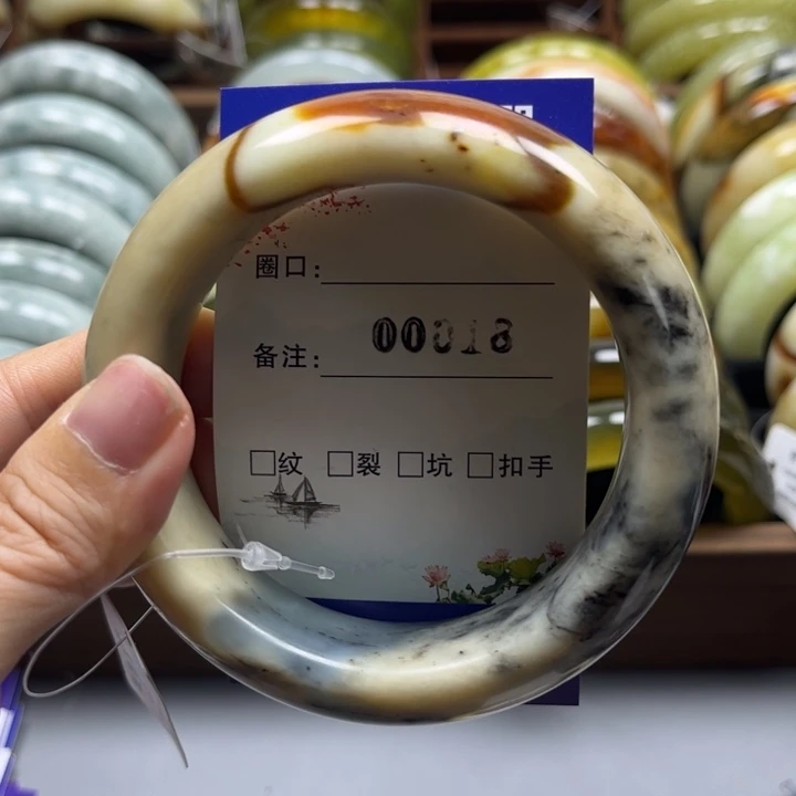 蛇纹石玉未镶嵌手镯不**是