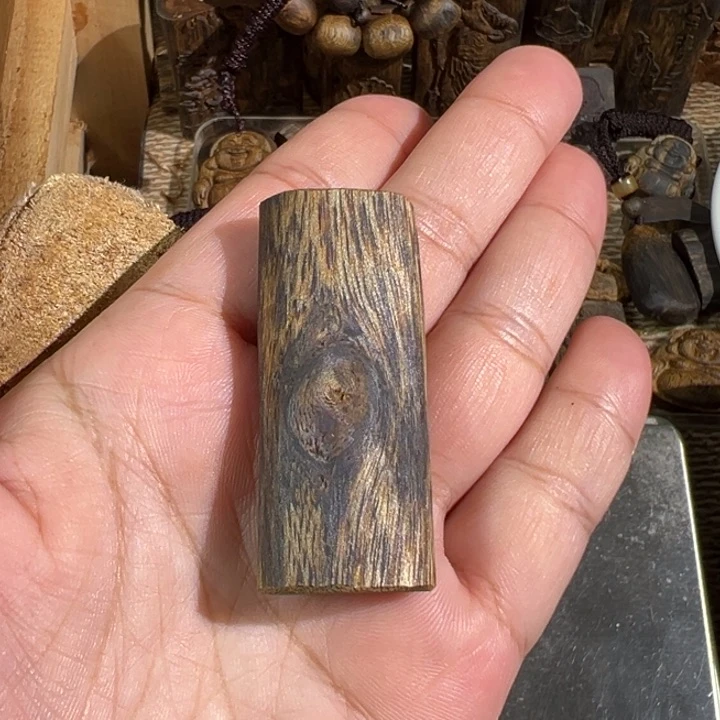 吊坠沉香棋楠沉香乌身吊坠7.3克