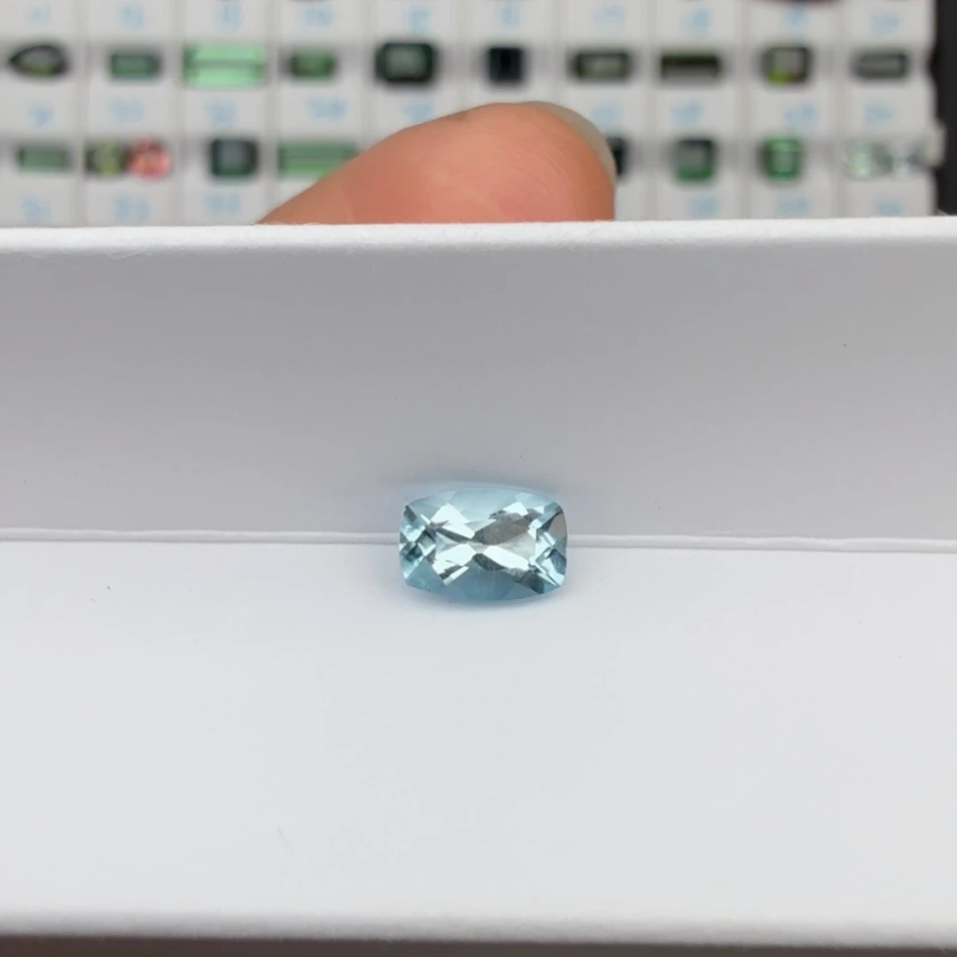 海蓝宝石裸石天然0.72克拉