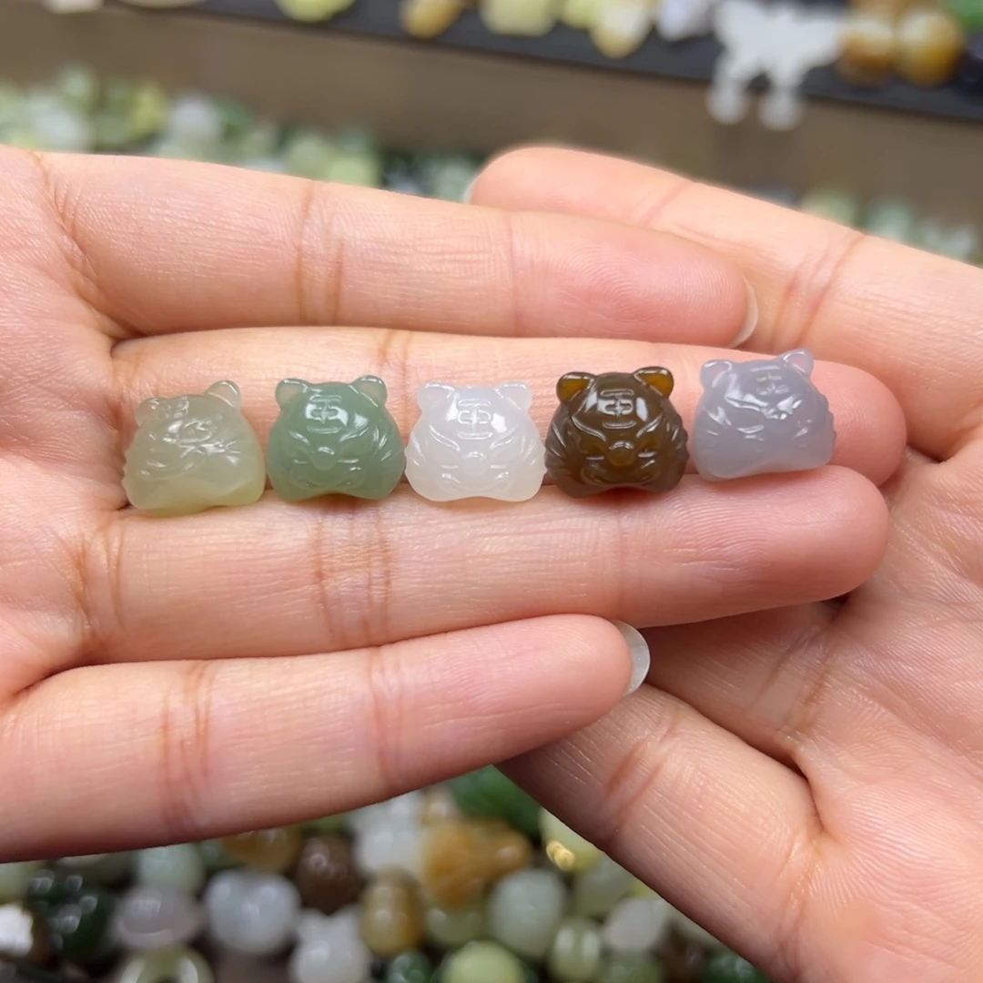 和田玉未镶嵌颈饰98一个多样性发其一