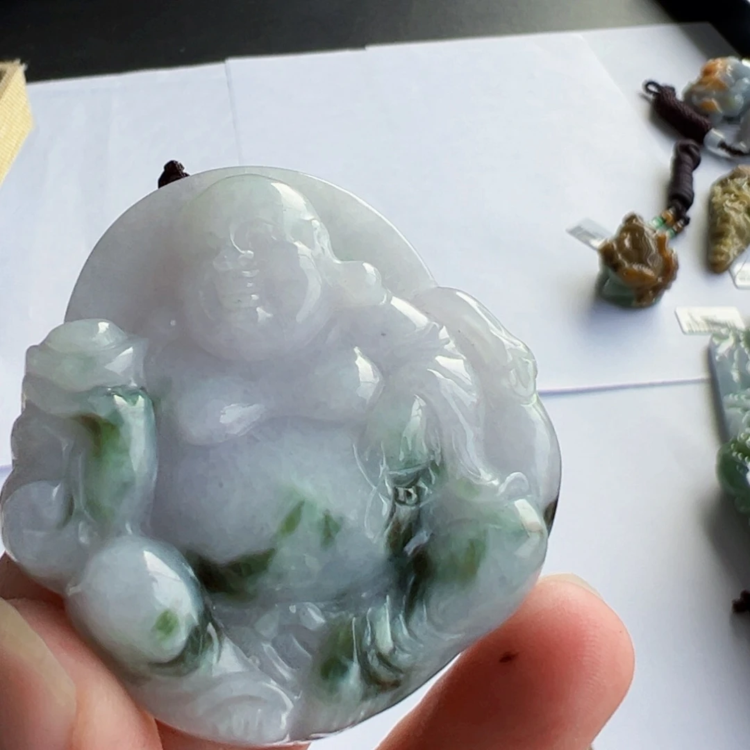 翡翠未镶嵌颈饰佛