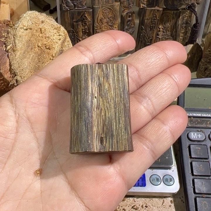 沉香吊坠红棋楠沉香吊坠7.6克