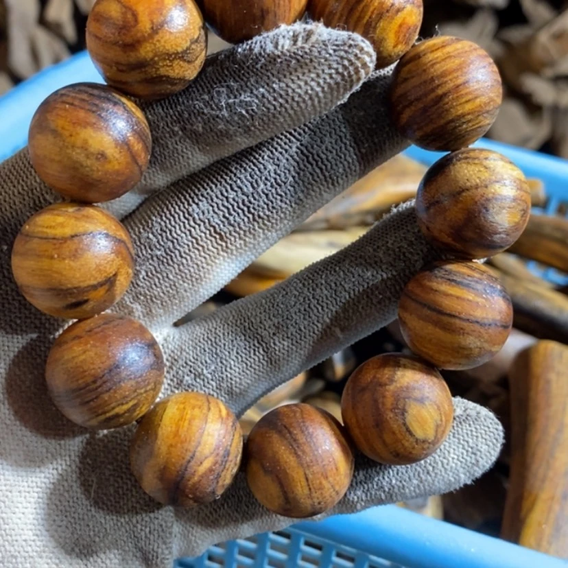 【闪购商品】手串贡木小****?私人订制