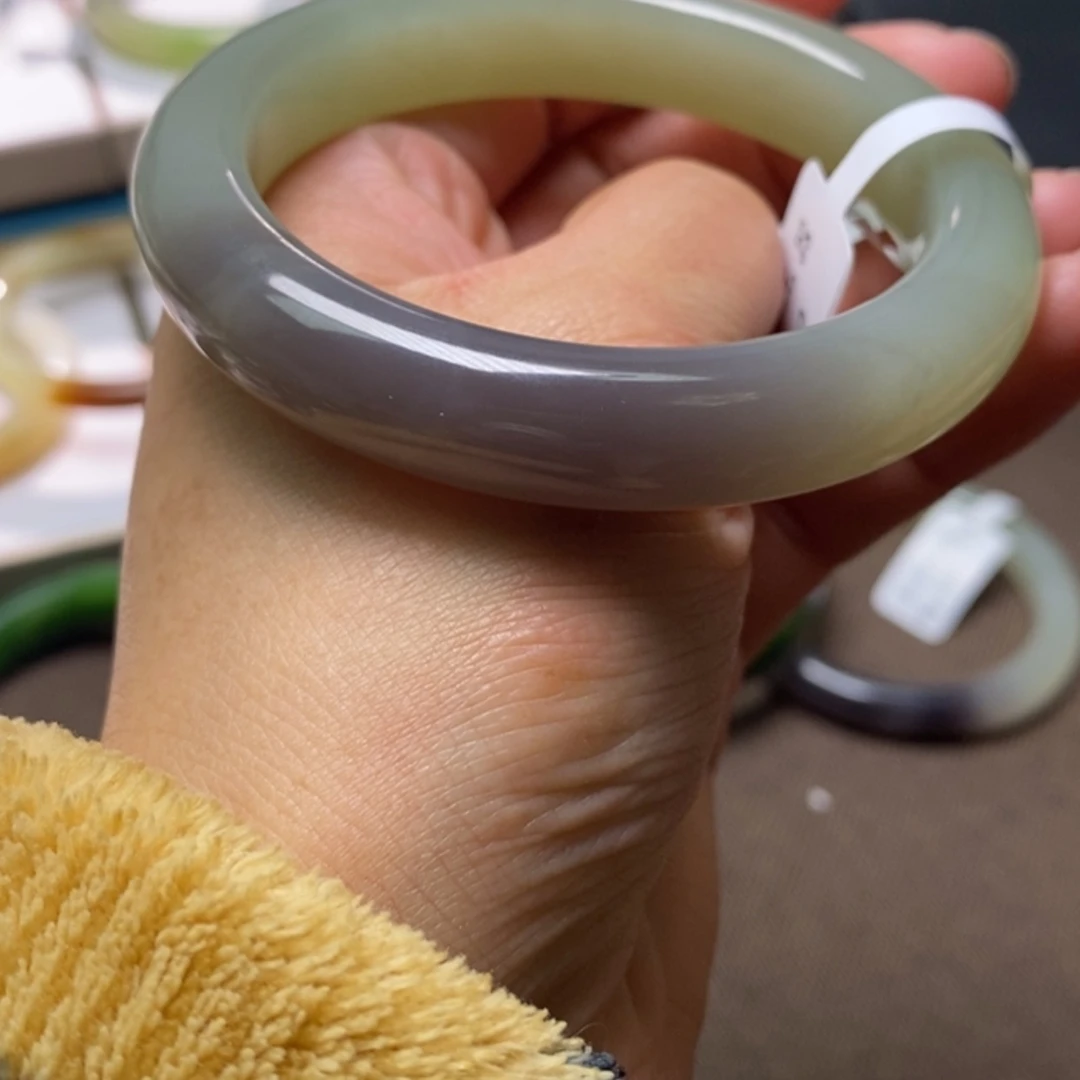 【闪购商品】和田玉手镯未镶嵌