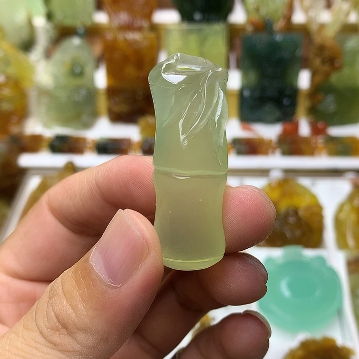 未镶嵌蛇纹石玉珠宝半成品