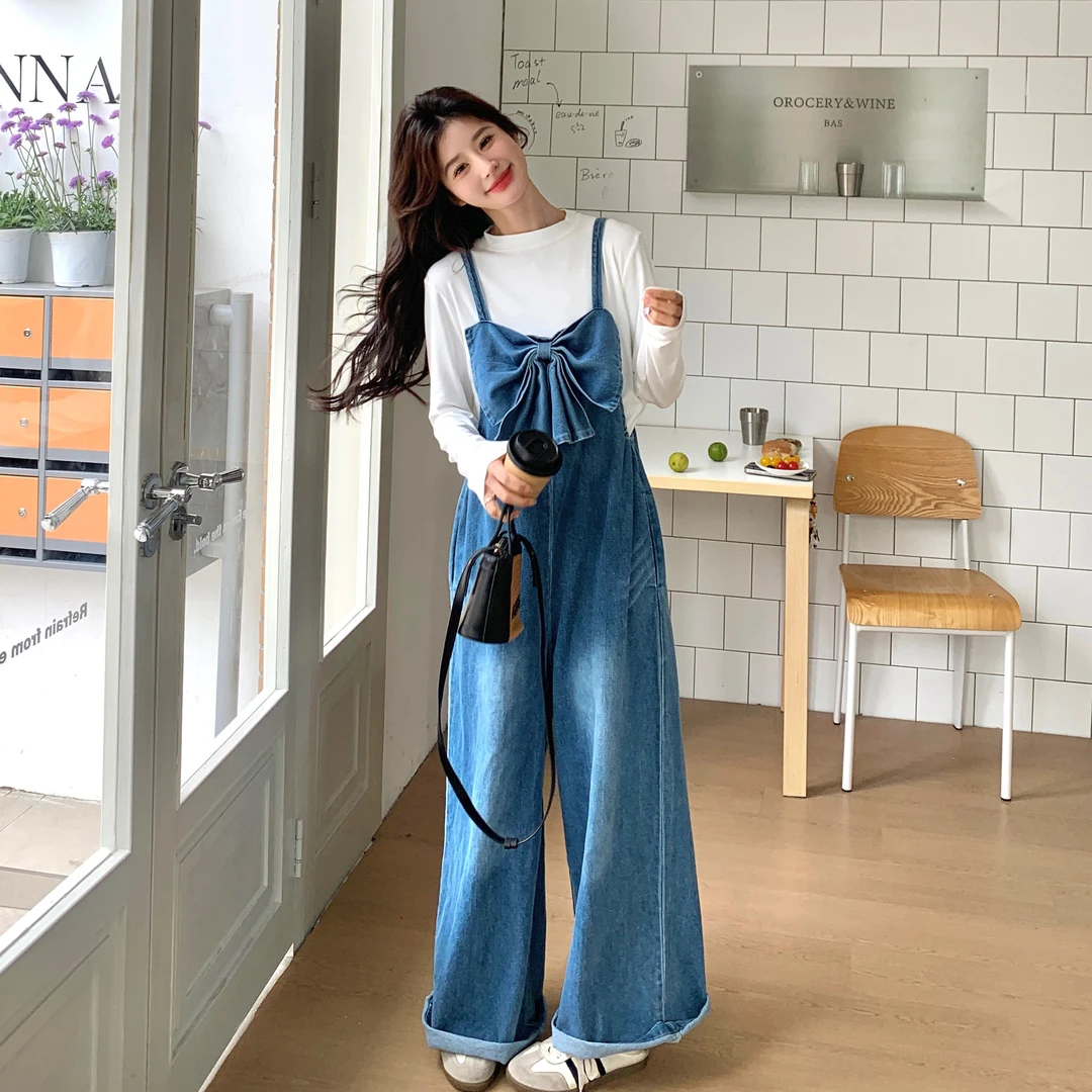 俏皮文艺减龄直筒牛仔背带裤套装2025春季超好看时尚T恤两件套女