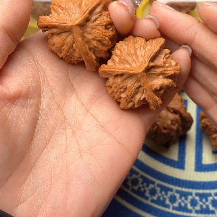 吊坠桃核三棱 39核桃