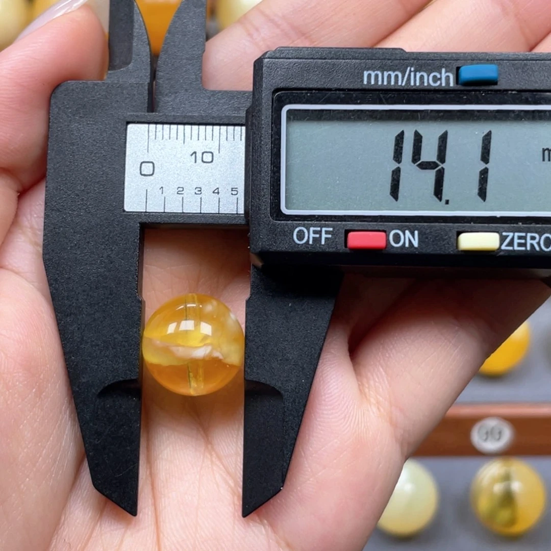 未镶嵌琥珀珠宝奇石多**蜗