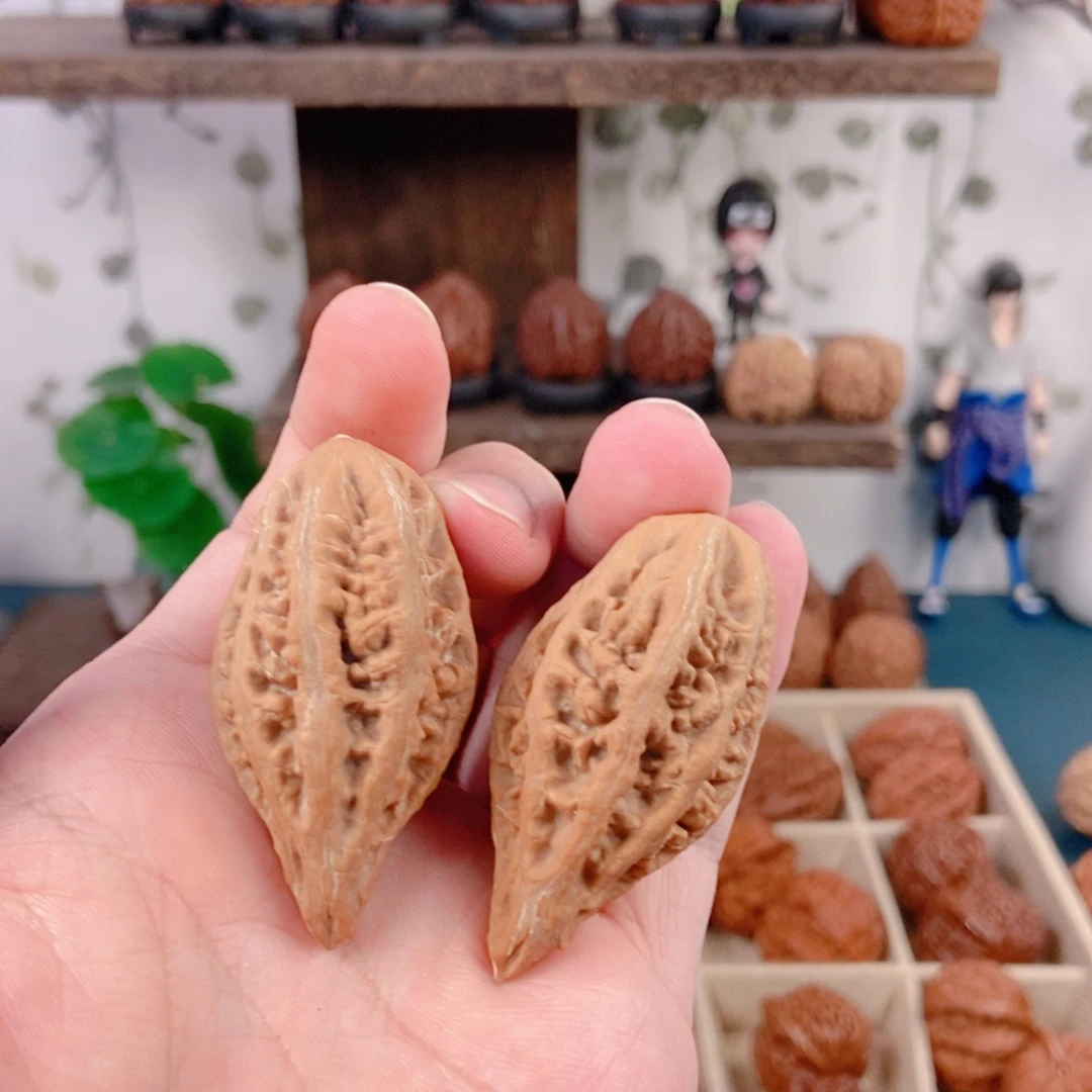 E***陈文玩核桃吊坠5¥¥鸭嘴兽