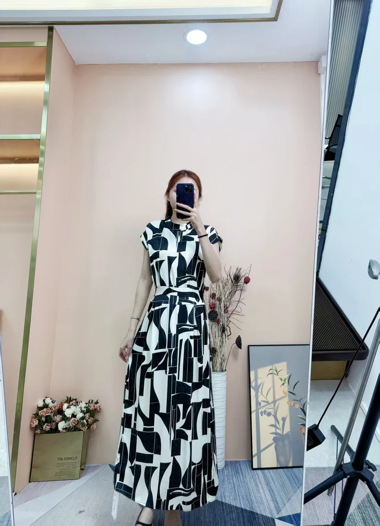 [依易原创]气质优雅缎面系带高腰显瘦几何印花连衣裙A0417