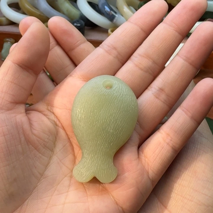 M***S和田玉未镶嵌颈饰