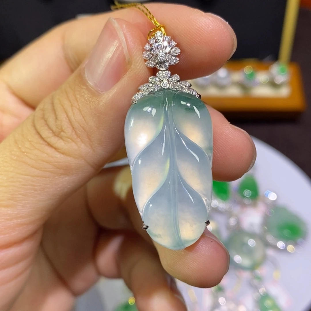 【闪购商品】翡翠18K金镶嵌吊坠(不含链)