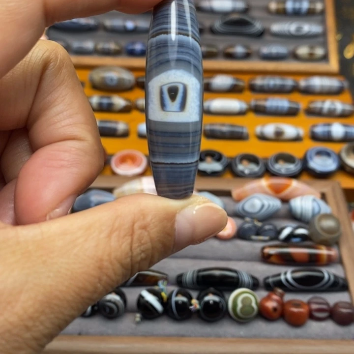 玛瑙/玉髓未镶嵌珠宝半成品晶*缘