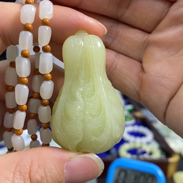寒***枫和田玉未镶嵌颈饰