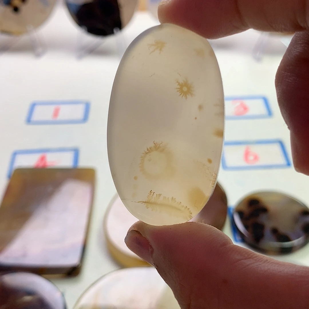 玛瑙/玉髓未镶嵌珠宝半成品