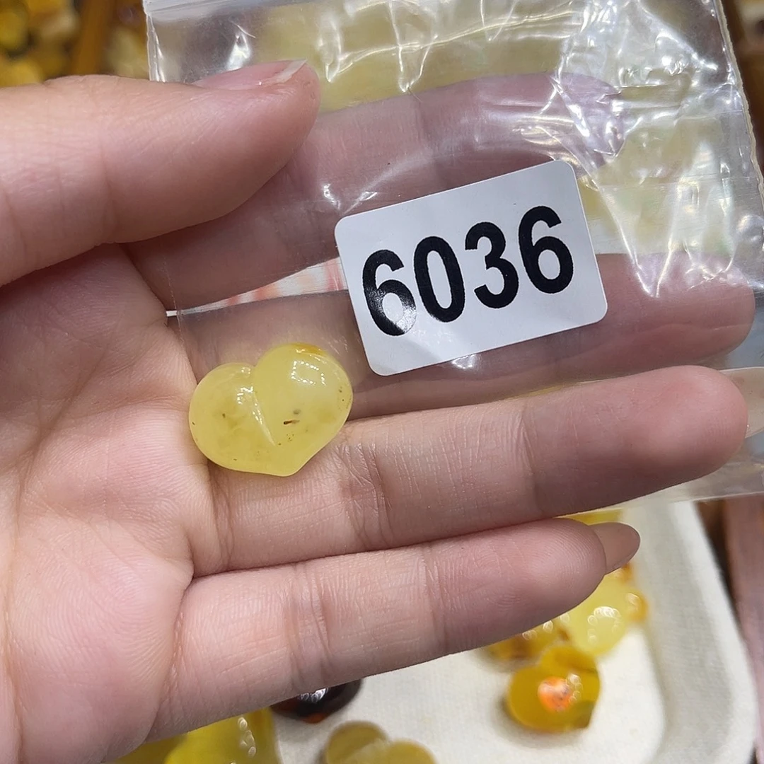 琥珀未镶嵌裸石蜜蜡