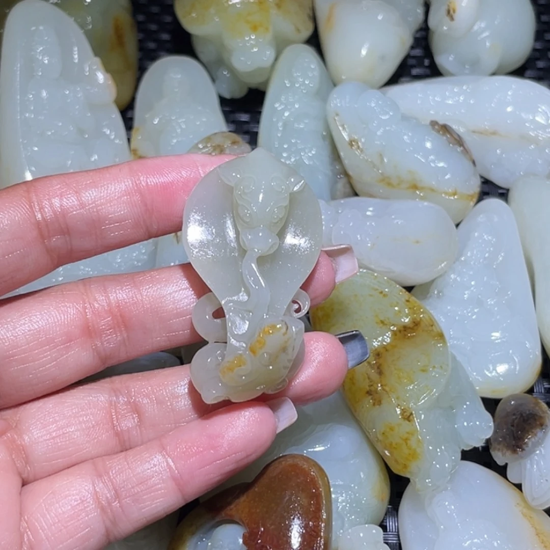 和田玉（糖玉）未镶嵌挂件