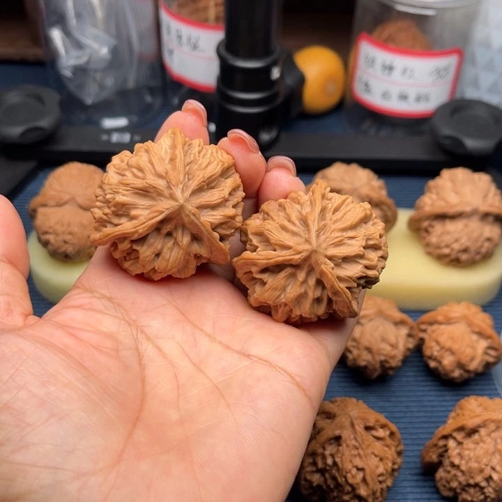 文玩核桃吊坠45帝王全品奔