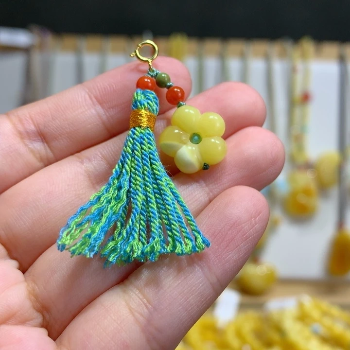 裸石琥珀未镶嵌配饰