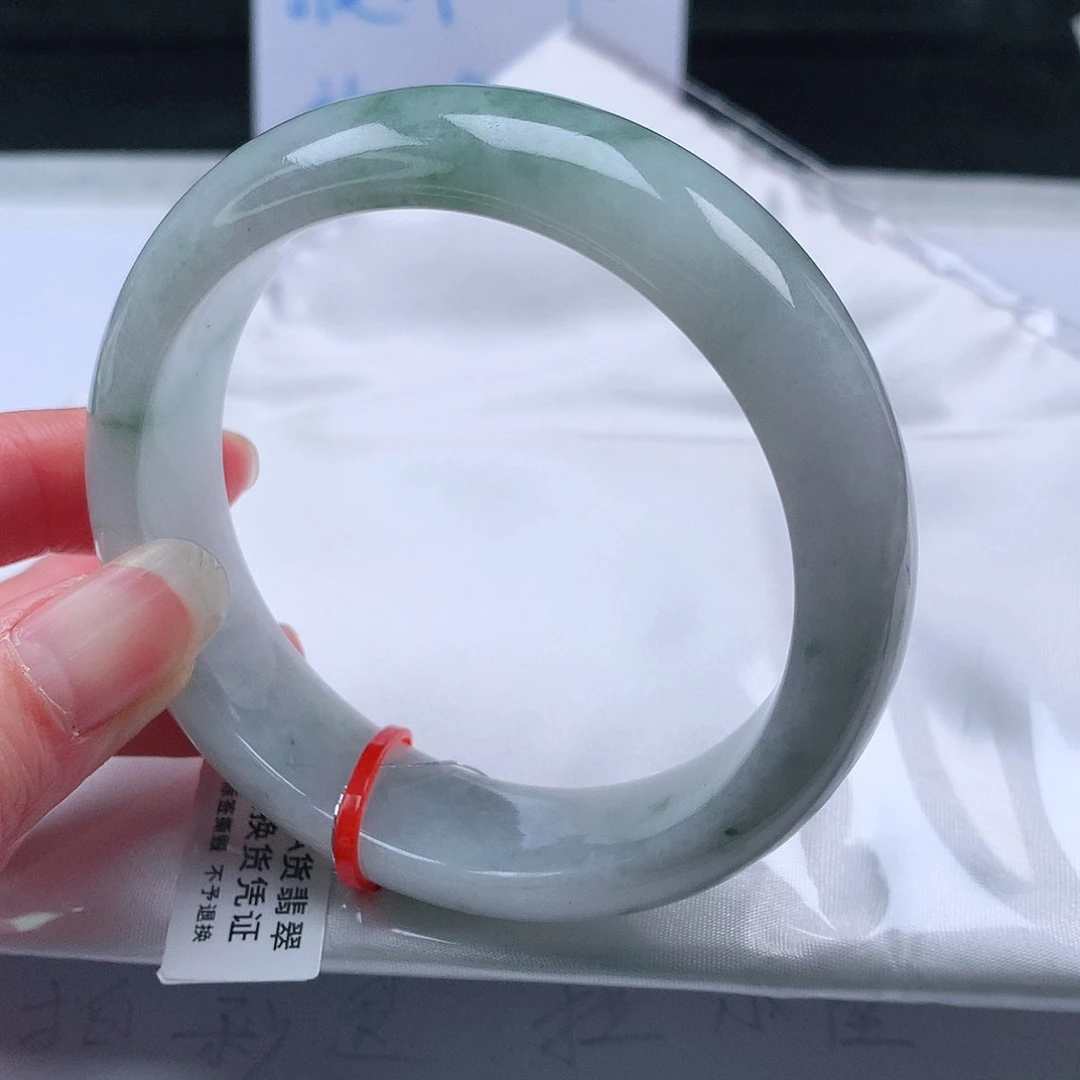 翡翠手镯未镶嵌59圈