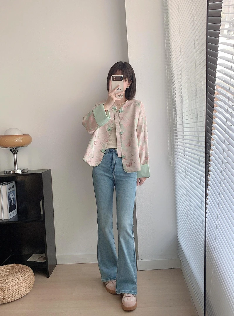 【锦绣花开】新国风醋酸缎面气质短款外套白色针织打底衫高腰牛仔裤