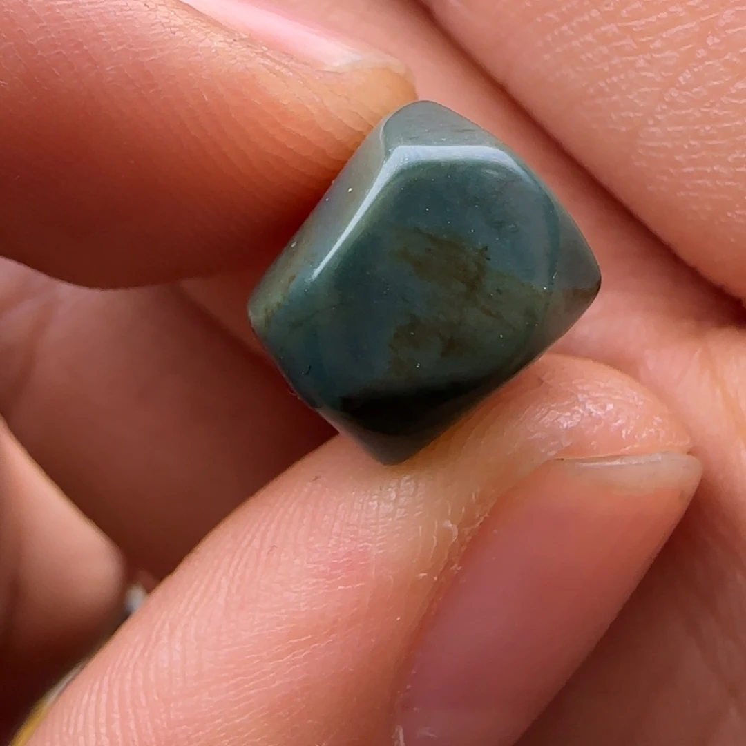 石英质玉颈饰未镶嵌