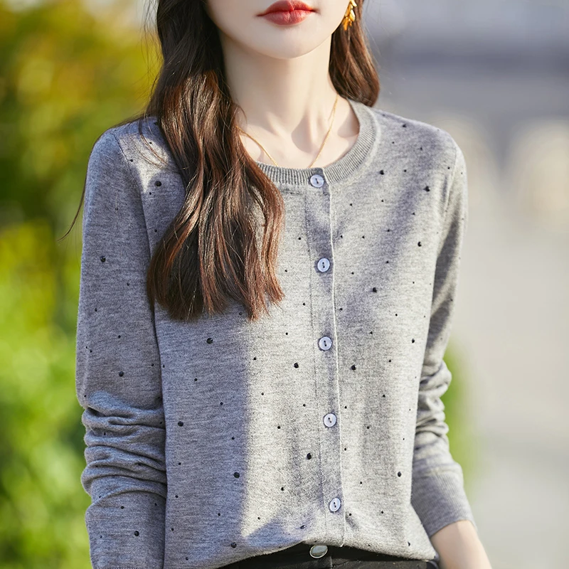 /重工烫钻圆领长袖针织衫宽松显瘦小个子短款羊毛外套