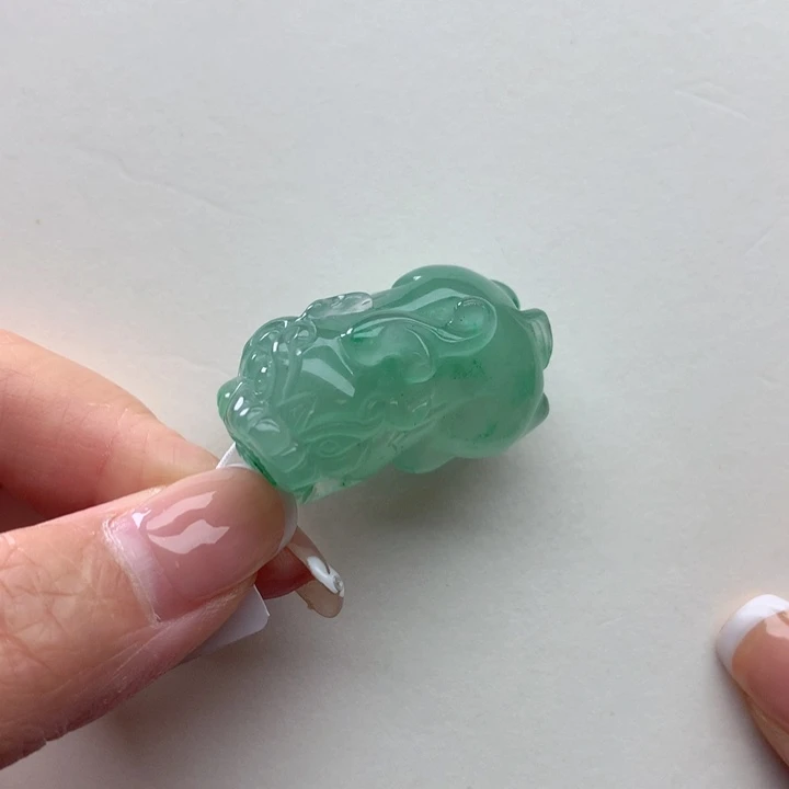 石英质玉未镶嵌颈饰