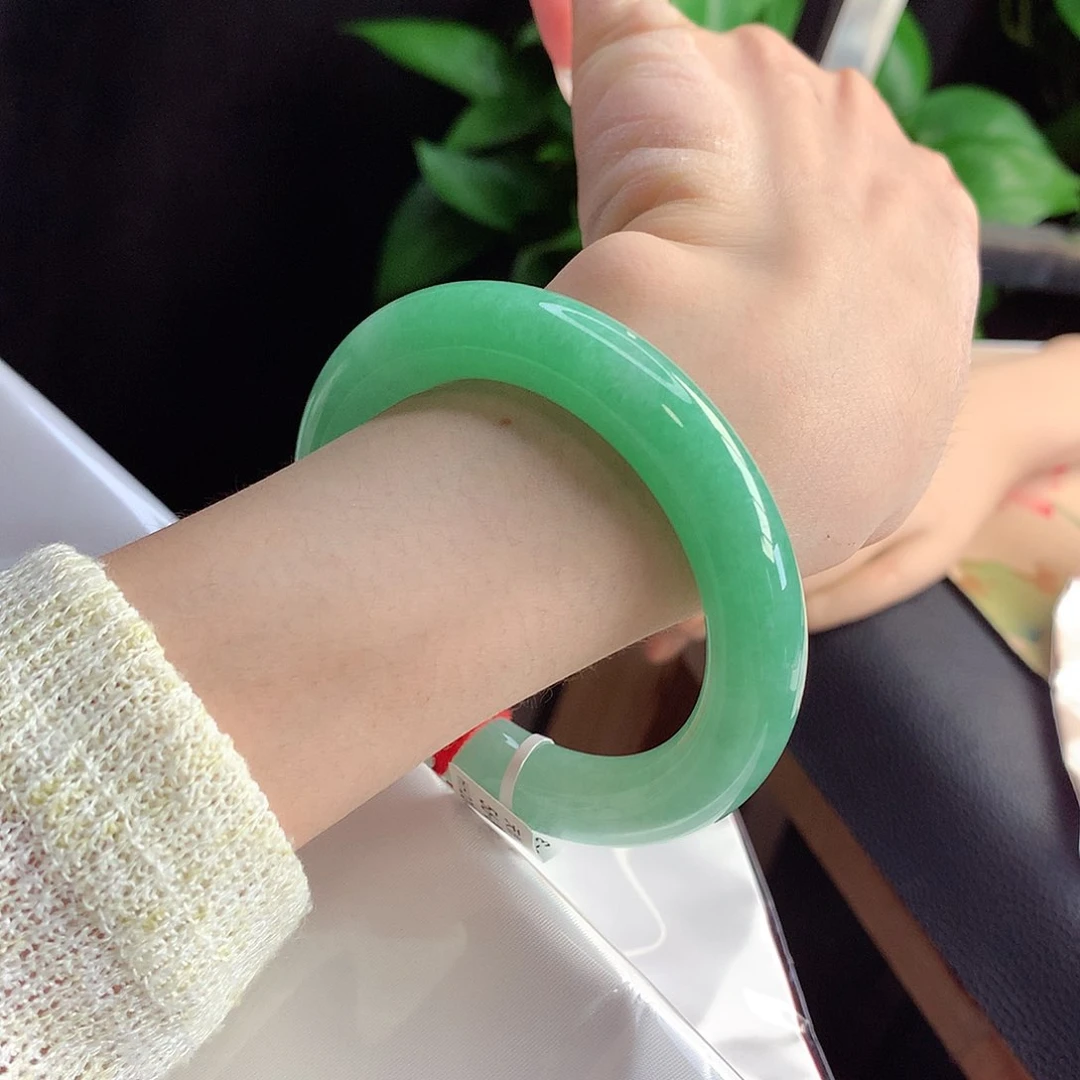 未镶嵌手镯翡翠天然A货翡翠56-57大万即视感 满色7号