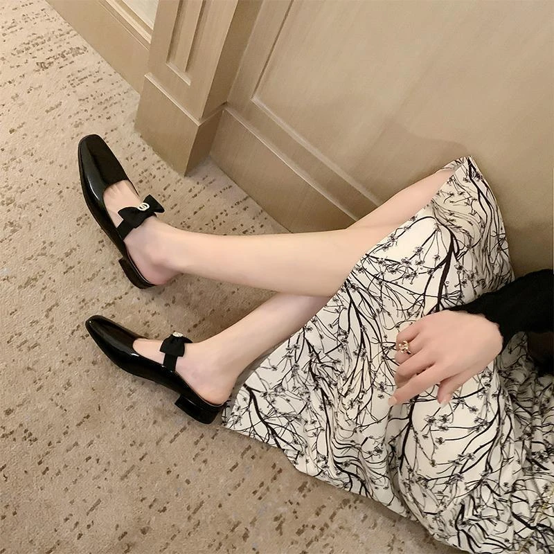 银色低跟包头半拖鞋女外穿2025新款夏季穆勒鞋结平底凉鞋百搭方头