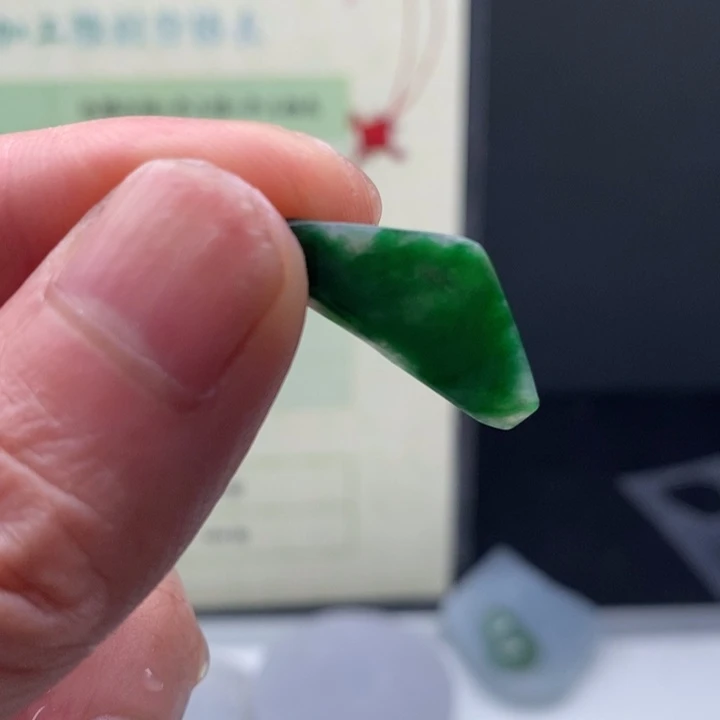 颈饰未镶嵌翡翠缅甸翡翠A货边角