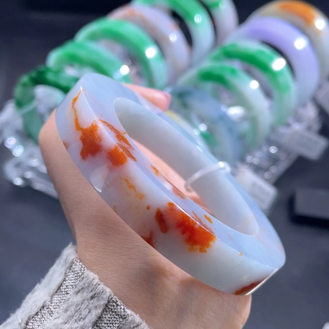 未镶嵌翡翠手镯定制翡翠