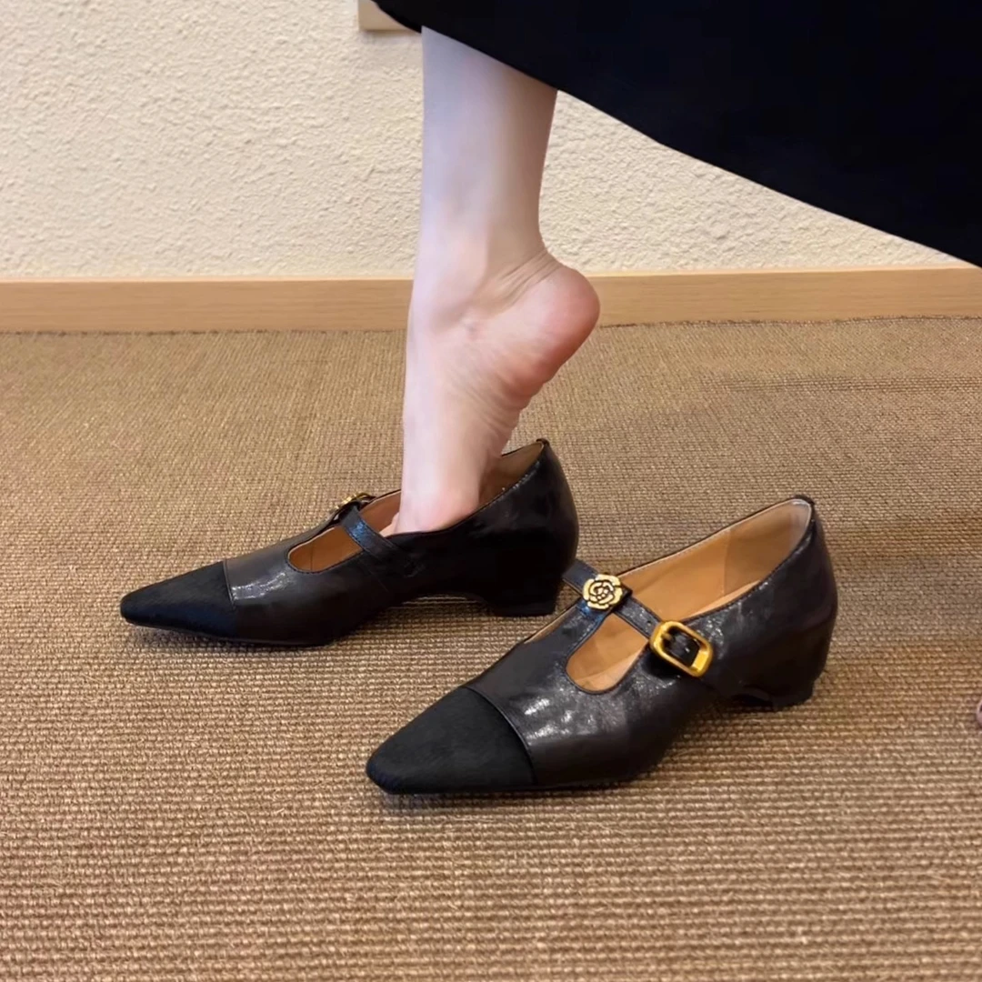 Pokoy-5cm法式复古尖头拼接中跟舒适女浅口一字带小皮鞋