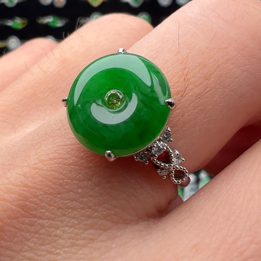 翡翠18K金镶嵌戒指扣子11.8