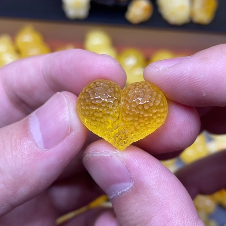 琥珀未镶嵌珠宝奇石