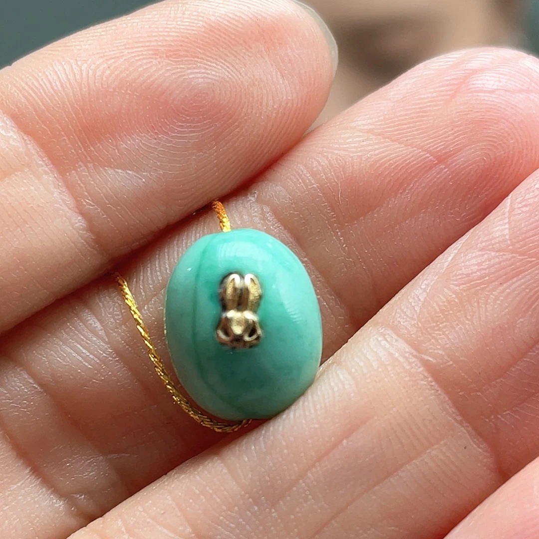 绿松石未镶嵌颈饰