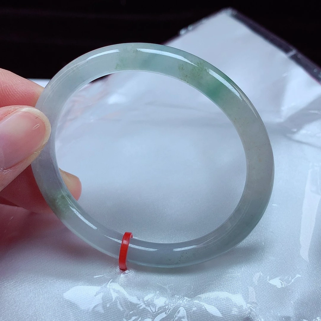 翡翠手镯未镶嵌53圈