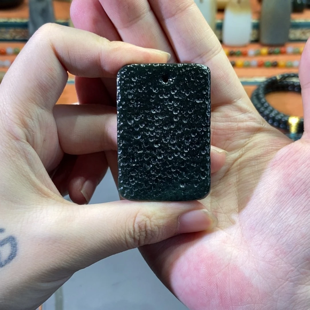 和田玉颈饰未镶嵌骑****〕