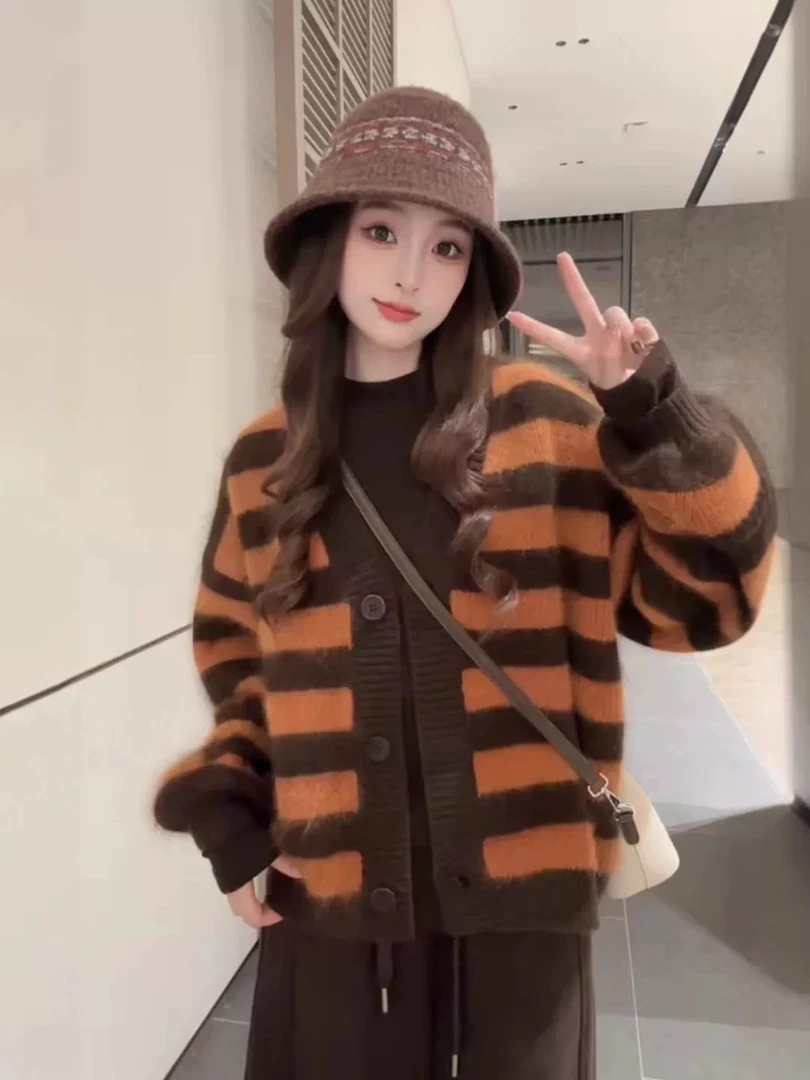 【0226】巨好看的秋冬季穿搭松弛感撞色条纹针织衫女