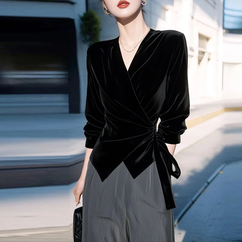 2025春秋新款黑色v领丝绒衬衫女士时尚气质修身收腰显瘦长袖上衣