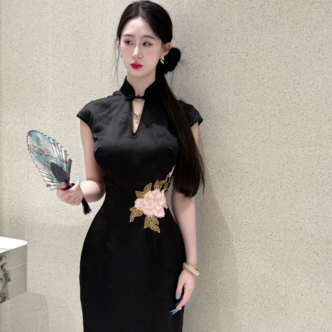 LHMknk1画报夫人原创自制国风改良夏季显瘦新中式刺绣旗袍 墨非花