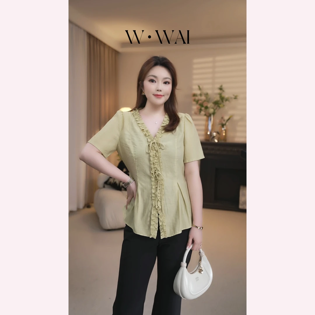 【时雨】显瘦荷叶边V领肌理感面料上衣X52S298