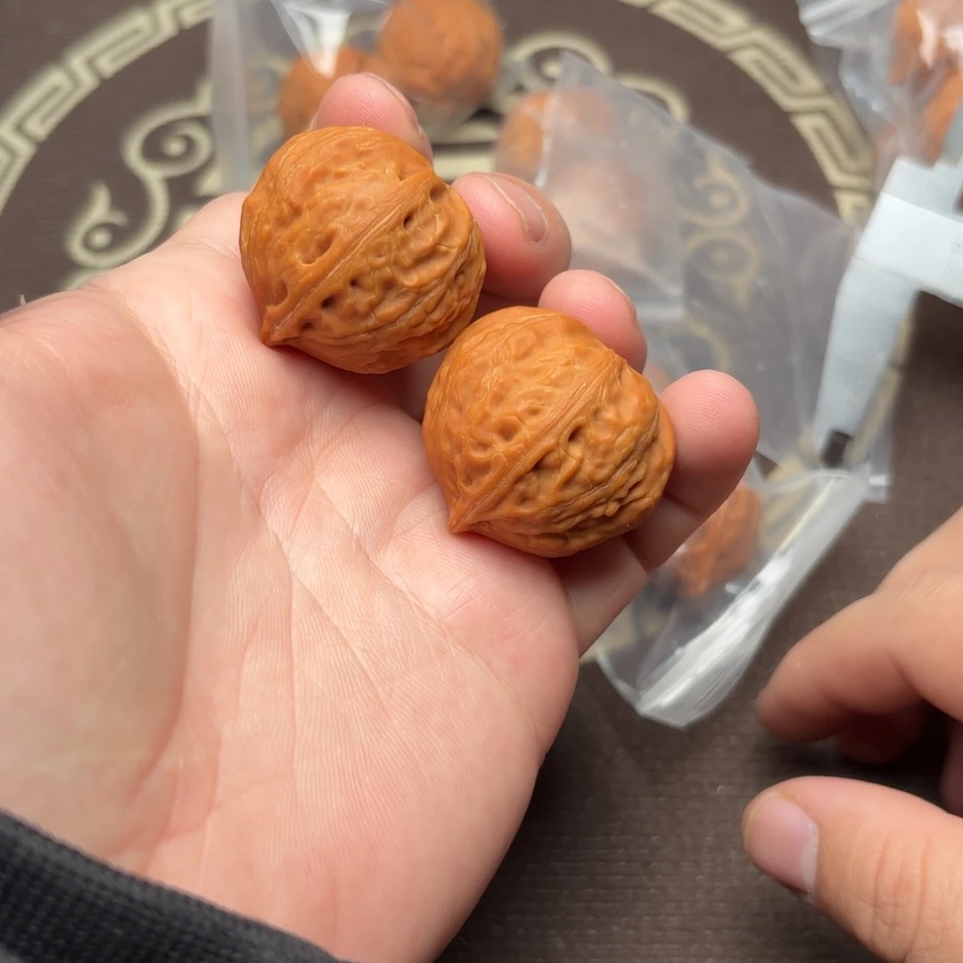 文玩核桃把件32000000000