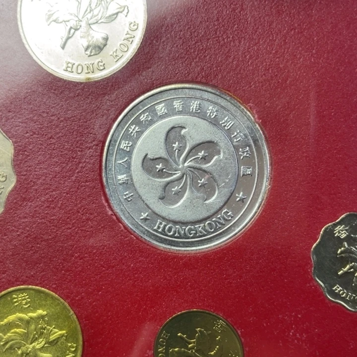 其他普通金属香港纪念章套装