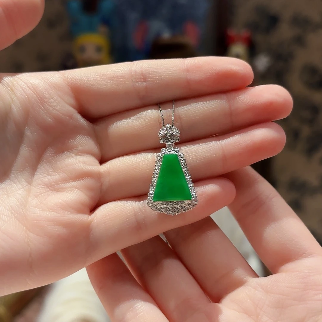 吊坠(赠链)18K金镶嵌翡翠