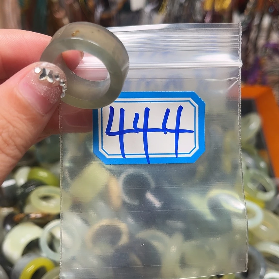 西****未镶嵌蛇纹石玉珠宝奇石