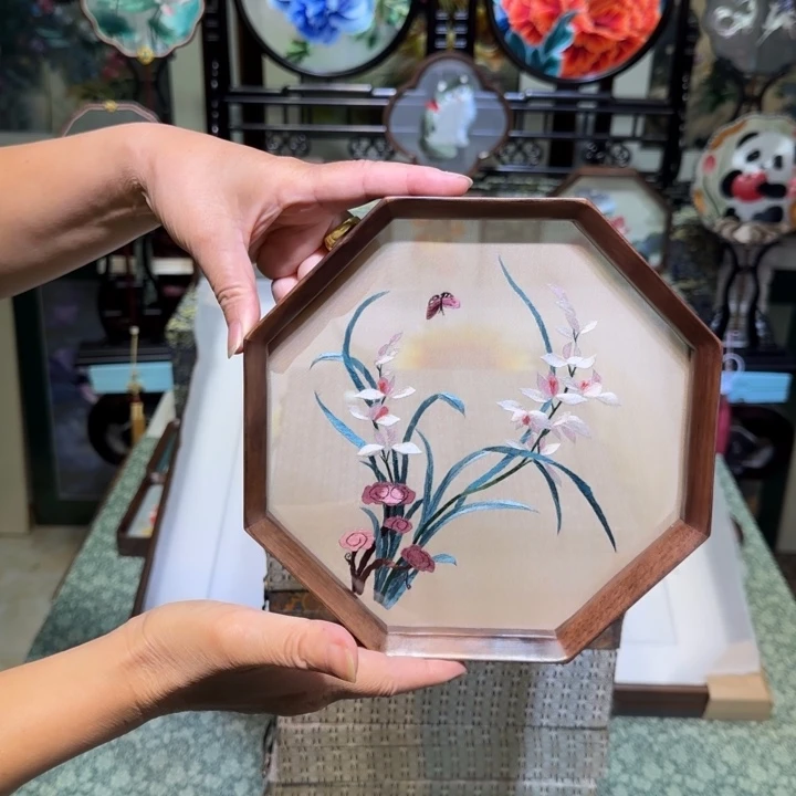 刺绣刺绣工艺精湛独特设计新颖时尚