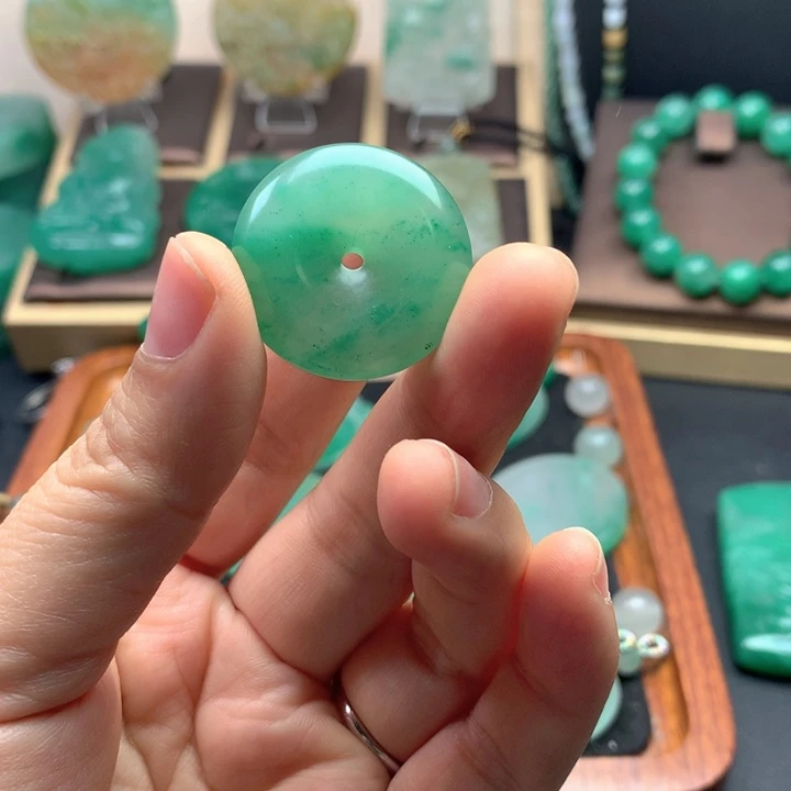 未镶嵌石英质玉珠宝半成品